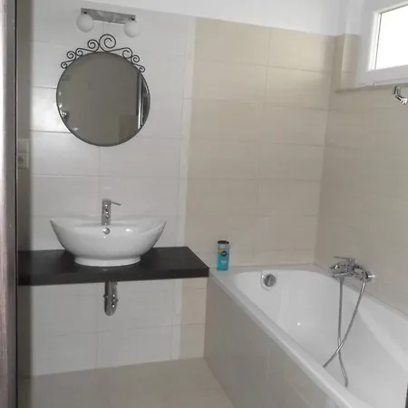 Bezs Apartman 公寓 扎马迪
