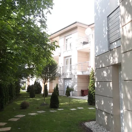 Bezs Apartman