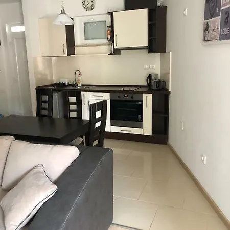 公寓 Bezs Apartman *